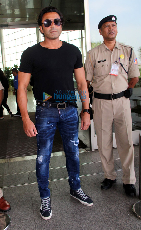 bobby deol snapped at the airport 1