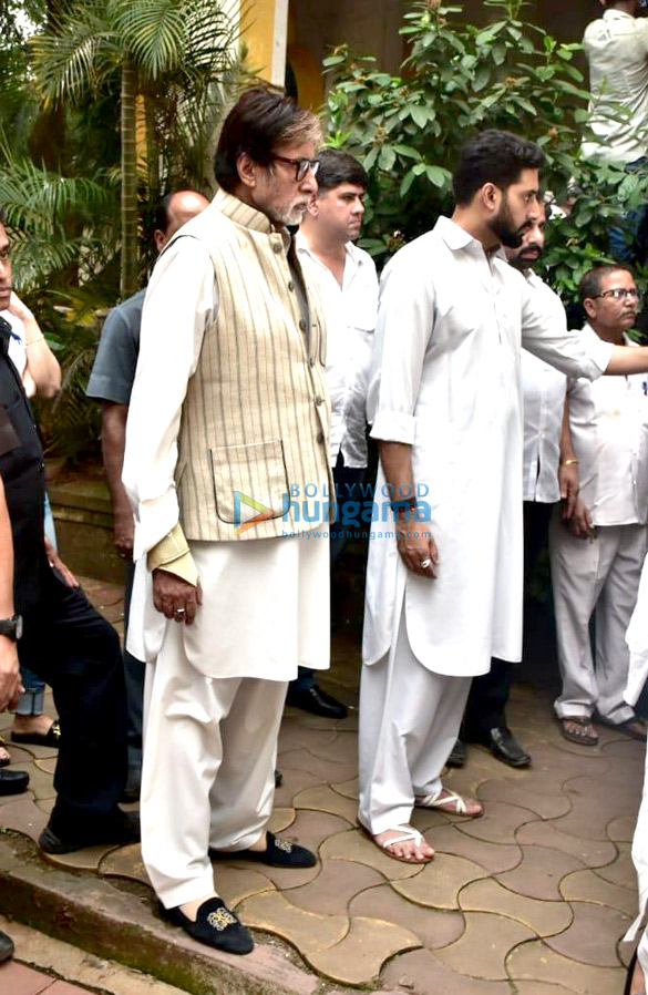 celebs arrive at krishna raj kapoors residence to pay their last respects 11 22