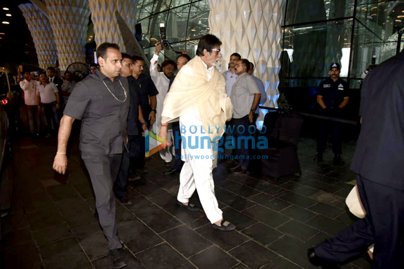 celebs attend the prayer meet of late krishna raj kapoor at sahara star hotel 01 21