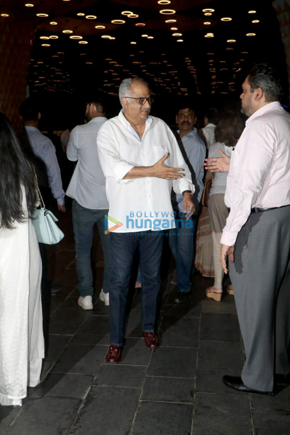 celebs attend the prayer meet of late krishna raj kapoor at sahara star hotel 01 6