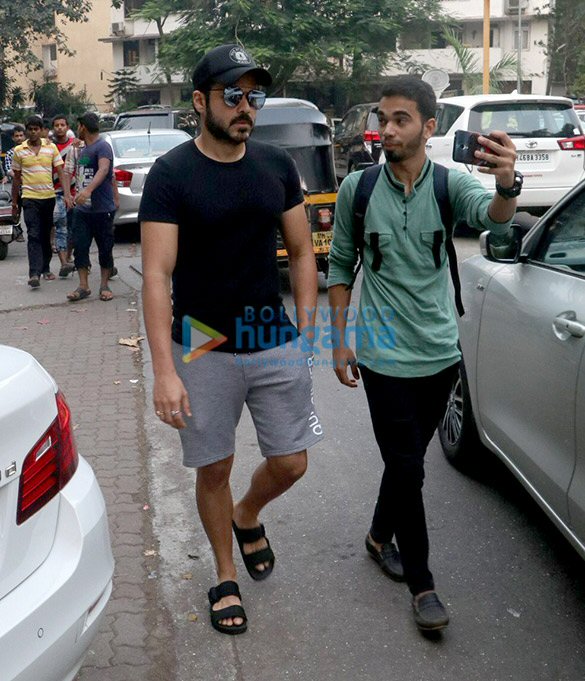 emraan hashmi spotted at otters club in bandra 5