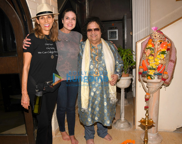 govinda hollywood actress lauren maddox and other celebs grace lakshmi puja at bappi lahiris residence 5