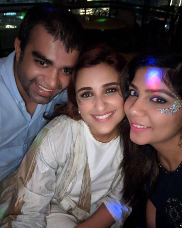 WATCH: Instead of cutting a cake, Parineeti Chopra rings in her 30th birthday by having tiramisu WATCH: Instead of cutting a cake, Parineeti Chopra rings in her 30th birthday by having tiramisu