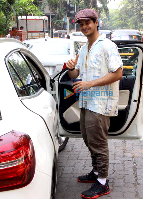 ishaan khatter spotted at a dubbing studio 2