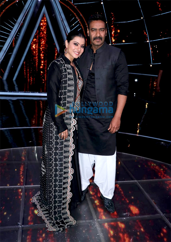 kajol and ajay devgn snapped promoting helicopter eela on the sets of indian idol 101 1