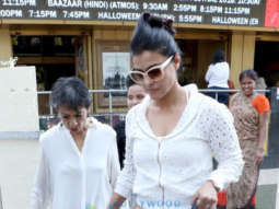 Kajol spotted with her mom for Diwali shopping in Juhu