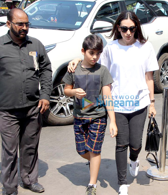 karisma kapoor and malaika arora spotted at bastian in bandra 1