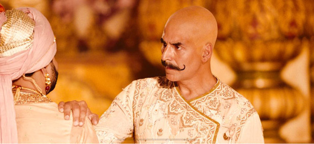 LEAKED! Akshay Kumar sports BALD historic warrior look in Housefull 4 LEAKED! Akshay Kumar sports BALD historic warrior look in Housefull 4