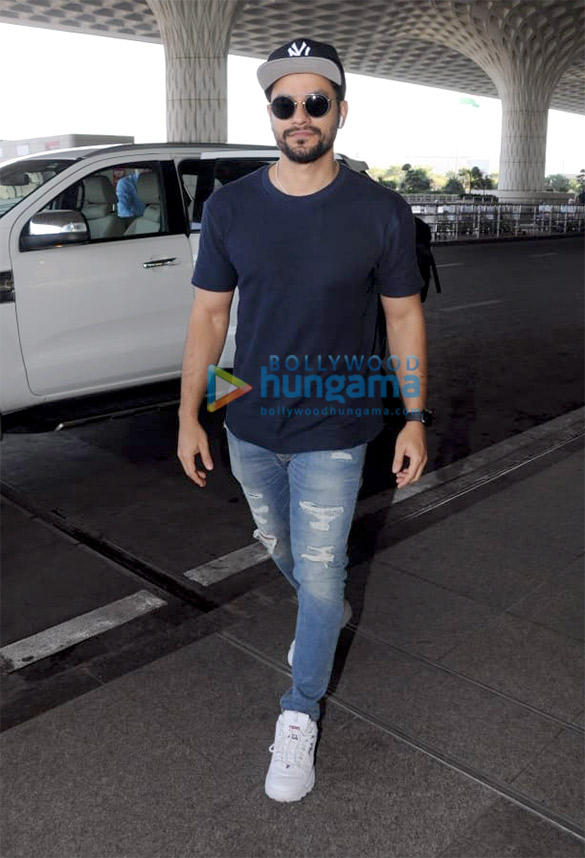 parineeti chopra raveena tandon and kunal khemu snapped at the airport 3