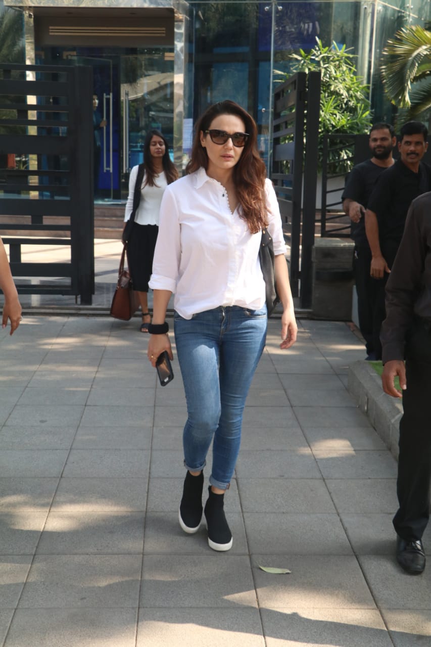 preity zinta spotted at yauatcha in bkc 5
