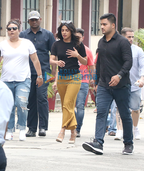 priyanka chopra snapped in mumbai 2