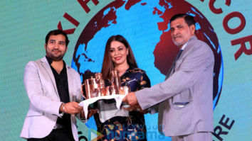 Raveena Tandon & Mahima Chaudhary grace the launch of Zaki Home Decor