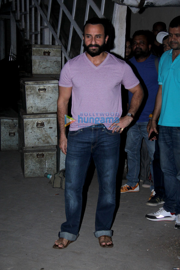 saif ali khan spotted at mehboob studio in bandra 3