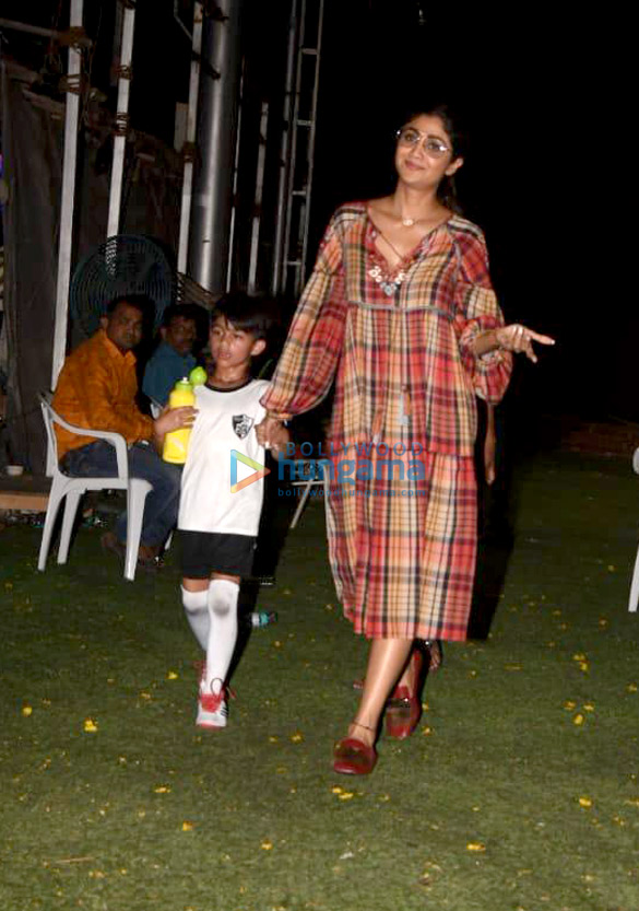 shilpa shetty snapped with son in juhu 1