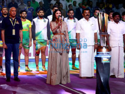 Shruti Haasan snapped performing at Pro Kabbadi event