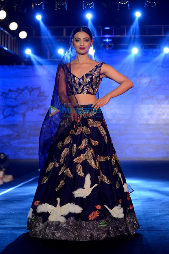 soha ali khan swara bhaskar and others walk the ramp at the wedding junction festive show 007 1
