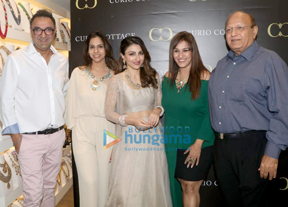 soha ali khan snapped at the curio cottage event 2