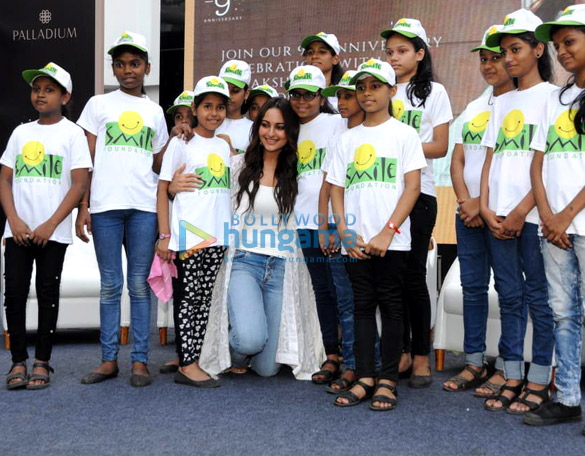 sonakshi sinha snapped at smile foundation event 6