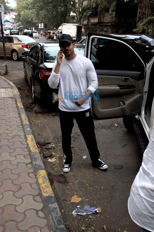 sooraj pancholi spotted at the kitchen garden 1