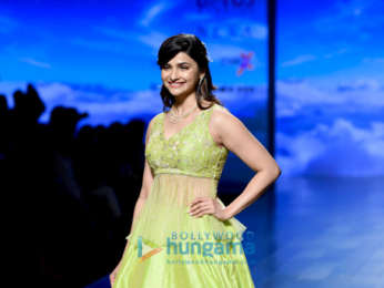 Tabu, Athiya Shetty and others walks the ramp at Lotus Make-up India Fashion Week 2018