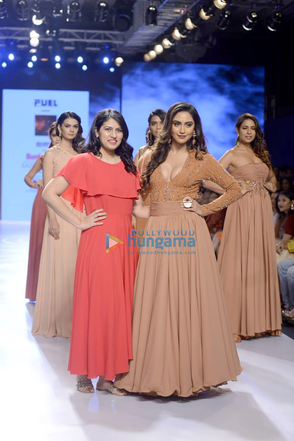 urvashi rautela and others walks the ramp at the bombay times fashion week 2018 05