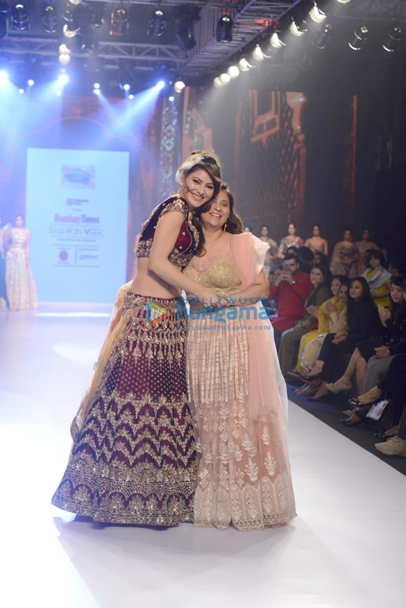 urvashi rautela walks the ramp at the bombay times fashion week 2
