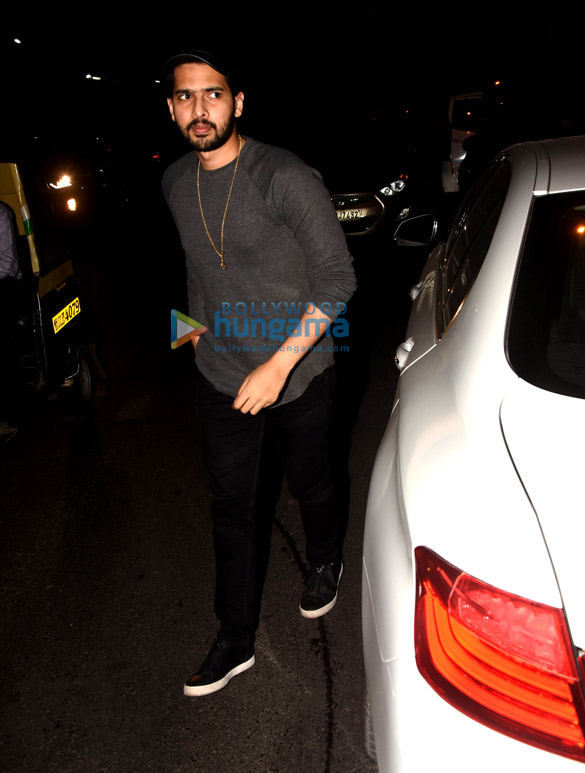 vicky kaushal and arman malik spotted at indigo 2