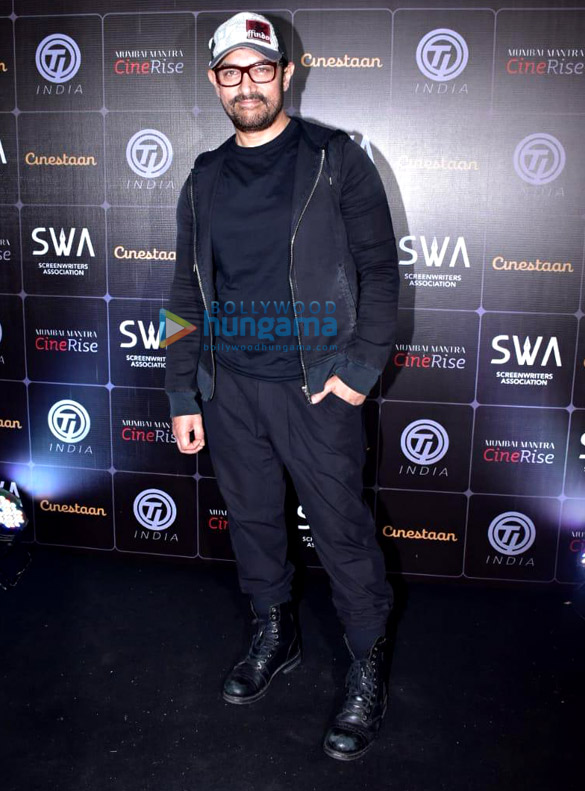 aamir khan snapped attending the finale of the 1st edition of a script contest 4