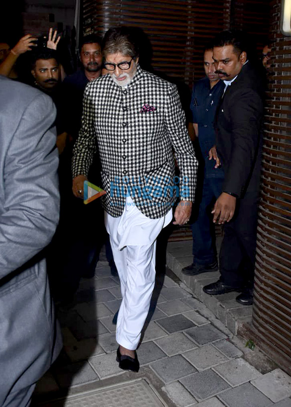 aishwarya rai bachchan abhishek bachchan amitabh bachchan and parineeti chopra snapped in juhu 2