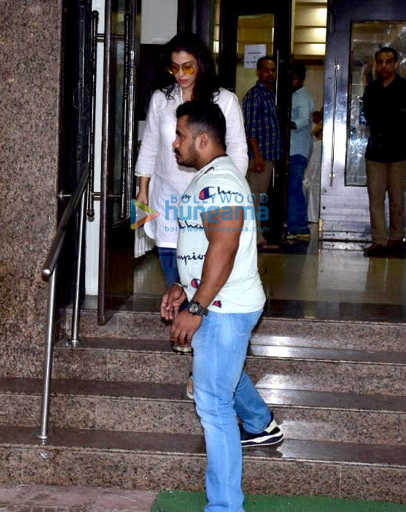 ajay devgn and kajol snapped attending a chautha ceremony 4