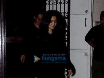 Alia Bhatt snapped at Shankar Mahadevan's dubbing studio (2)