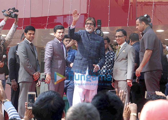 amitabh bachchan snapped at kalyan jewellers event 2
