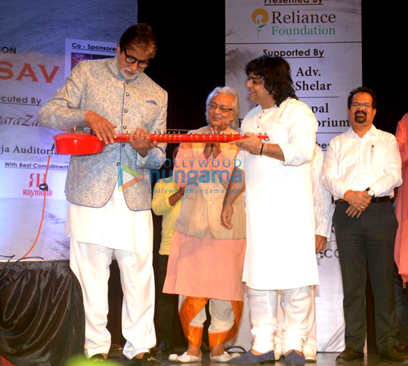 amitabh bachchan snapped at the launch of kartick kumar foundation 6