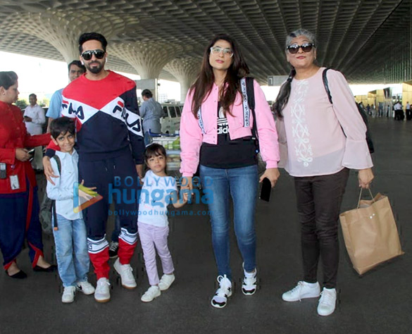 ayushmann khurrana raveena tandon and others snapped at the airport 3
