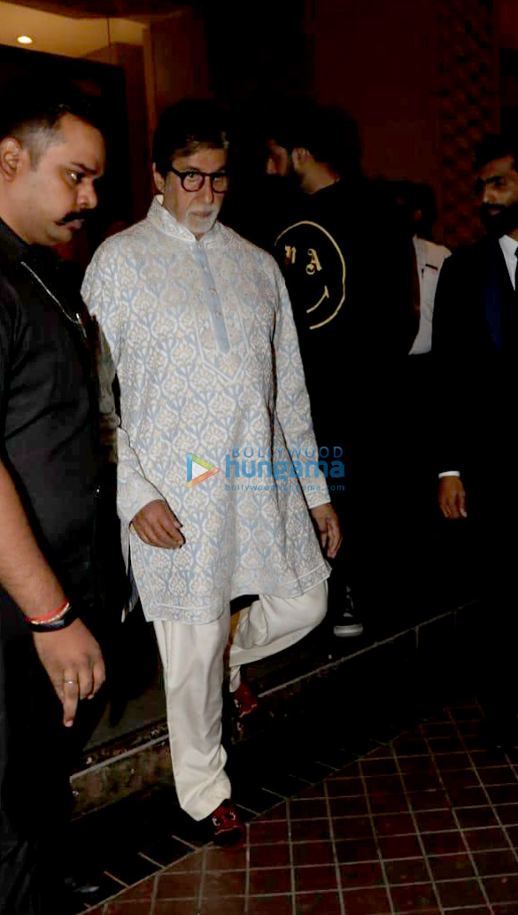 bachchan family snapped during aaradhya bachchans birthday dinner 5