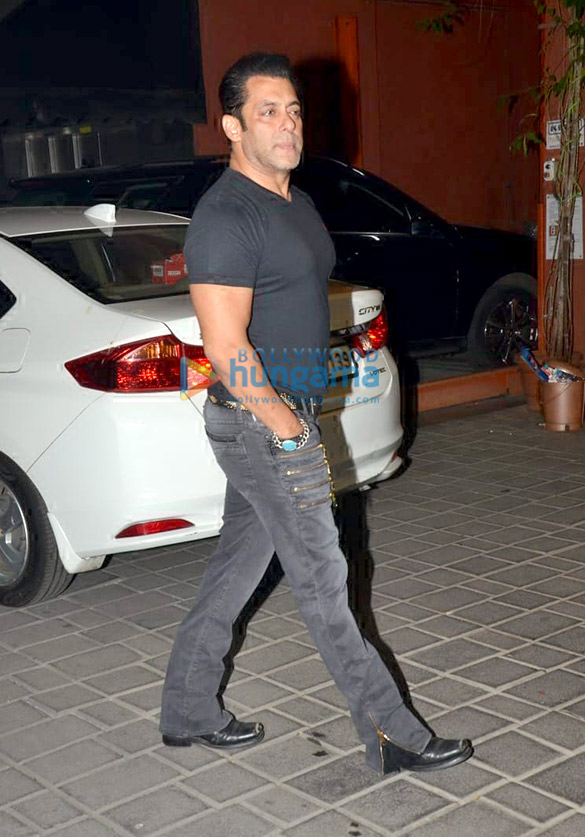 celebs grace aayush sharma and arpita khans diwali bash 9