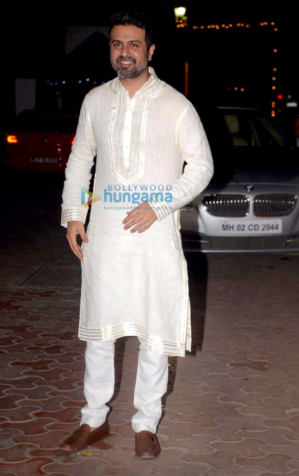 celebs grace shilpa shettys diwali party 11