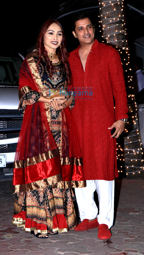 celebs grace shilpa shettys diwali party 26