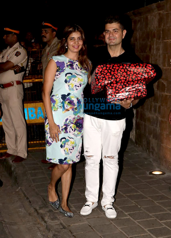 celebs snapped at amitabh bachchans house 5