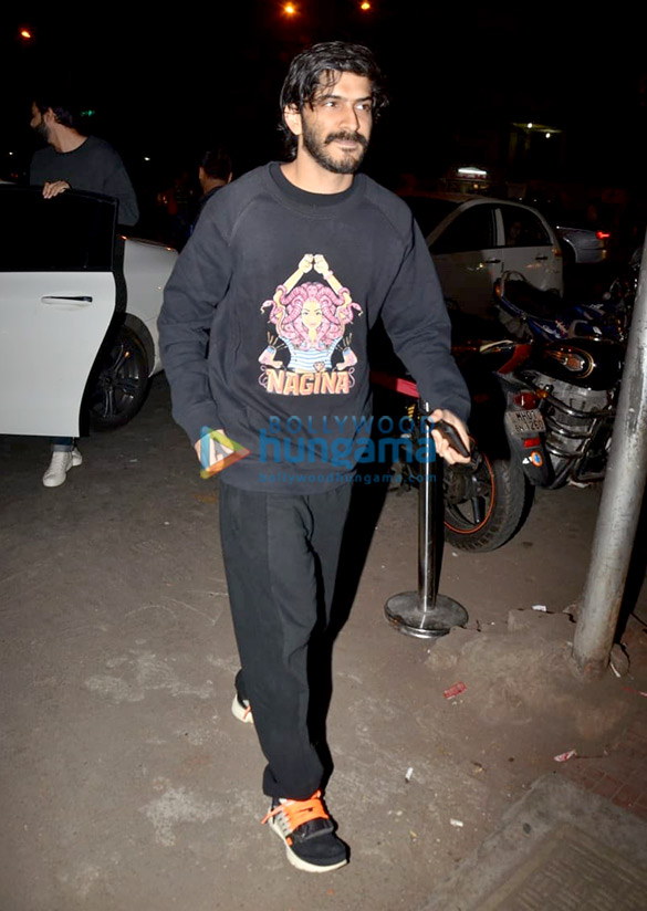harshvardhan kapoor spotted at bastian in bandra 1