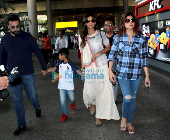 ileana dcruz daisy shah and others snapped at the airport 2 2