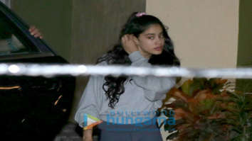 Janhvi Kapoor snapped in Juhu