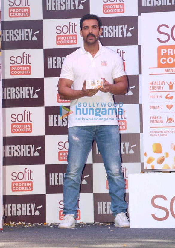 john abraham snapped at hersheys event 3