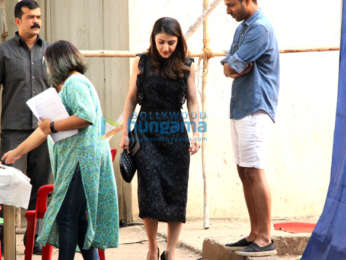 Kareena Kapoor Khan and Soha Ali Khan spotted at Mehboob Studio in Bandra