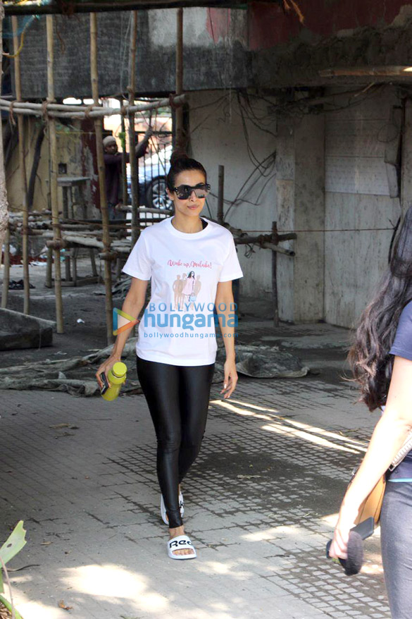 malaika arora spotted outside the gym in bandra 3