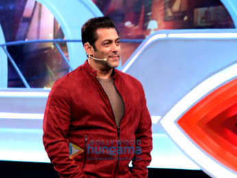 Preity Zinta meets Salman Khan on Bigg Boss 12