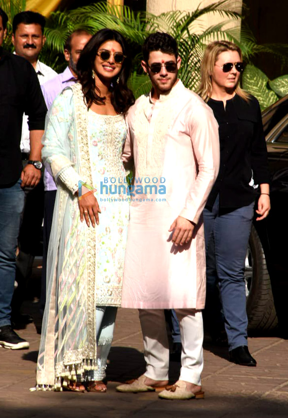 priyanka chopra nick jonas snapped with joe jonas sohpie turner and other celebs 1