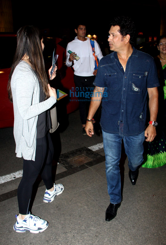 priyanka chopra sunny leone and others snapped at the airport 4