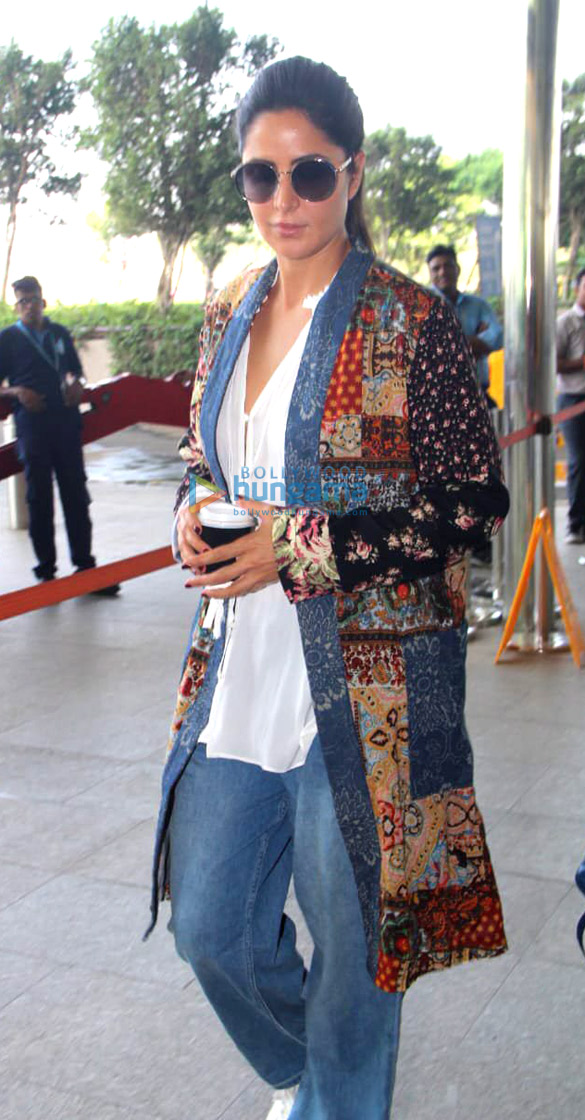 priyanka chopra sunny leone and others snapped at the airport1 3