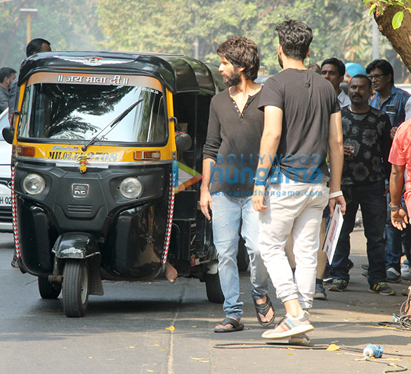 Shahid Kapoor spotted in Bandra Shahid Kapoor spotted in Bandra
